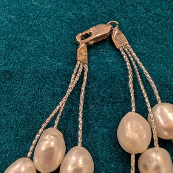 Sterling, 3 strands 18" L Sterling Silver 925 / fresh water pearls. - Picture 4 of 7